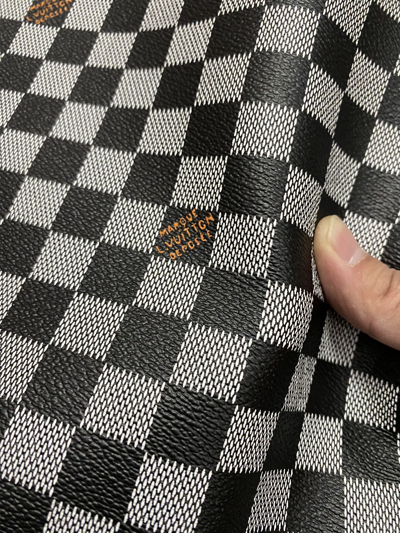Black Golden Louis Vuitton Damier Leather Bag Material for Upholstery Sneakers