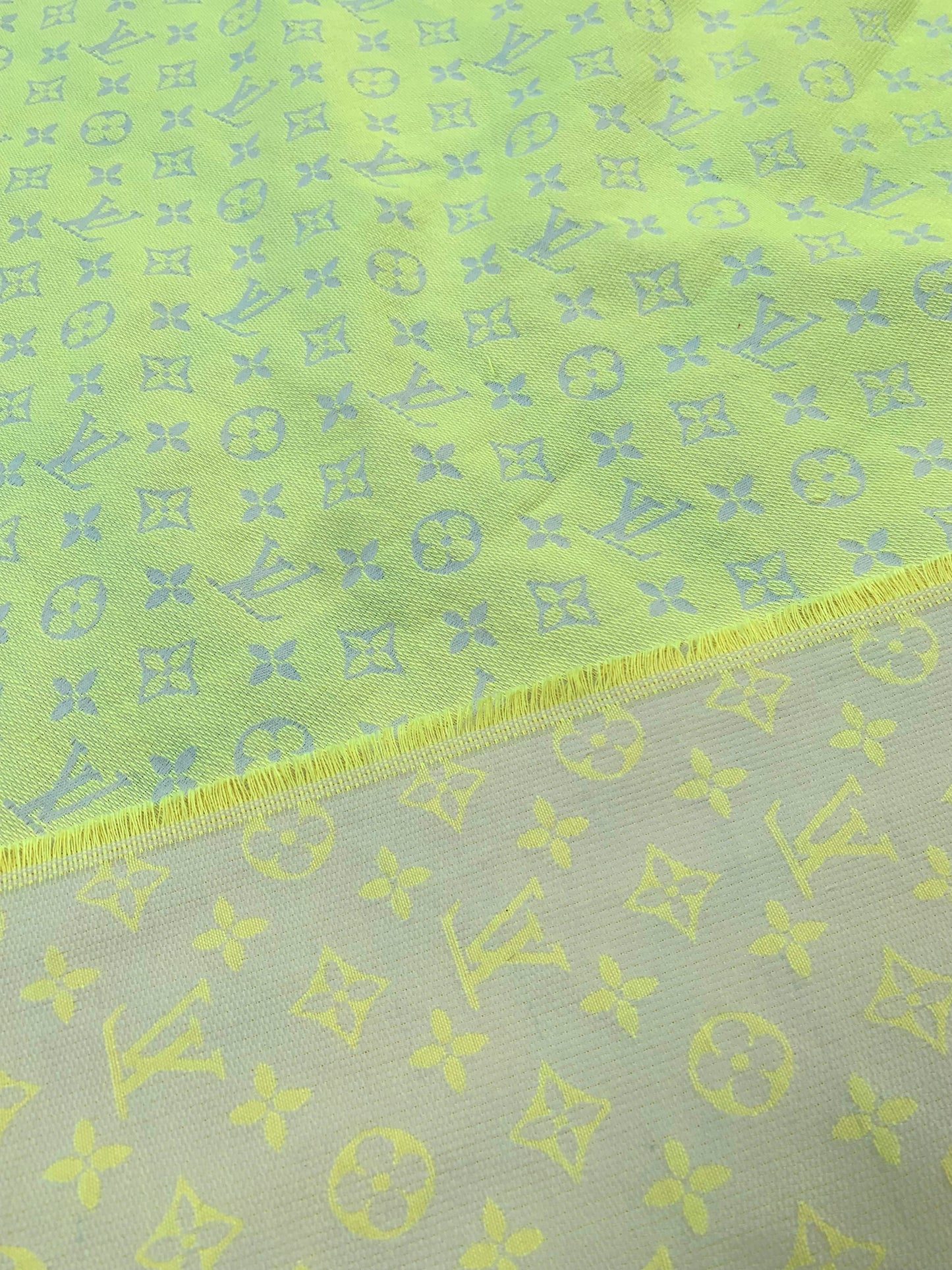 Frischer gelber Sommer-LV-Baumwollstoff für Kleidung