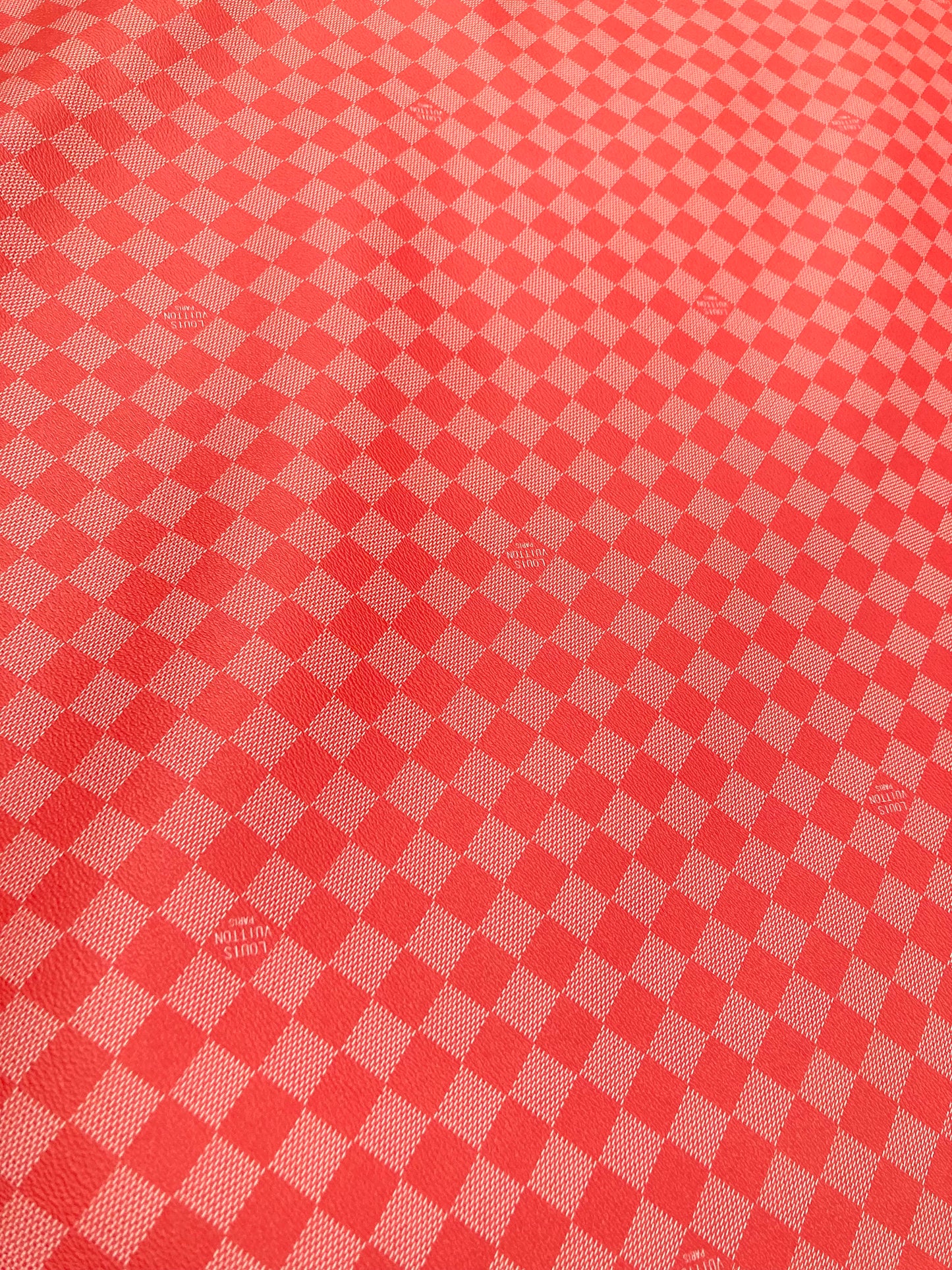 Vinyle Damier rouge fait main pour revêtement de baskets personnalisées