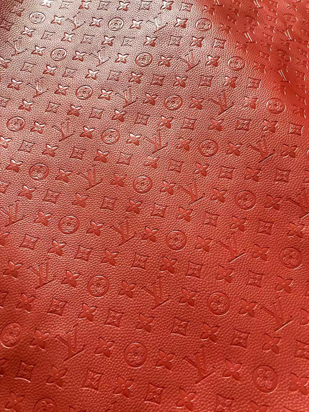 Rotes geprägtes LV-Weichledermaterial für Sonderanfertigungen